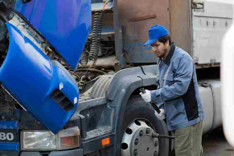 top applications of silicone hoses in buses, trucks and heavy vehicles