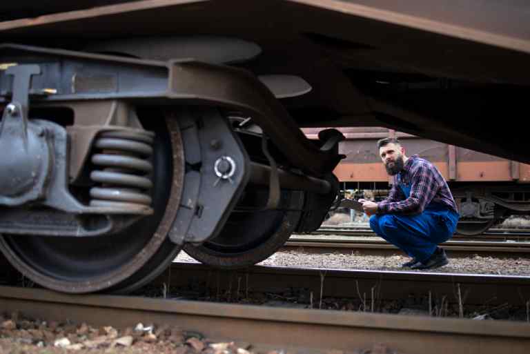 durable bellows and flexible hoses for railway rolling stock